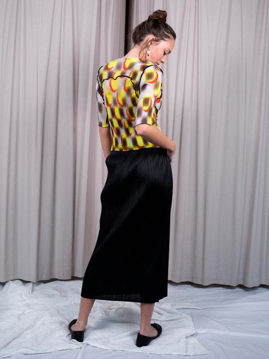  이세이 미야케 미디 스커트 미드 카프 스커트 블랙 - ISSEY MIYAKE