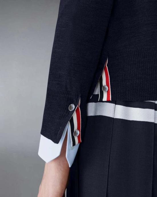  톰브라운 가디건 톰 브라운 울 릴렉스드 4바 V넥 카디건 네이비 - THOM BROWNE