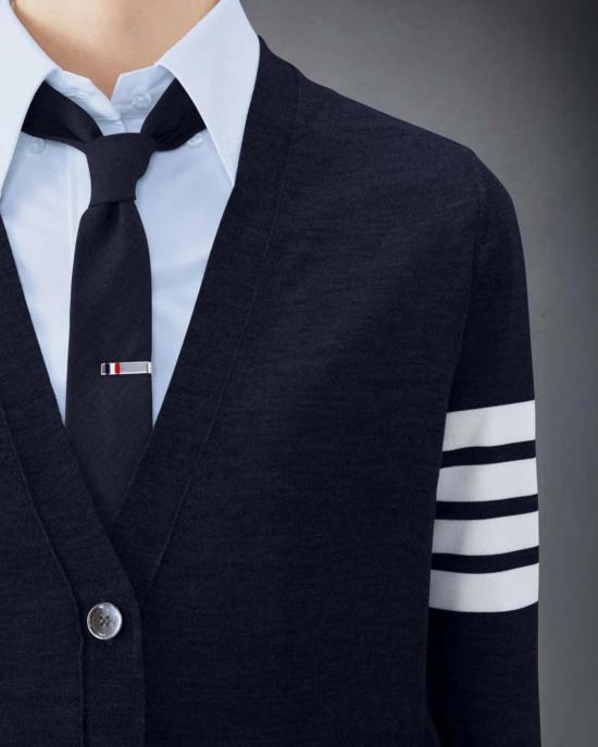  톰브라운 가디건 톰 브라운 울 릴렉스드 4바 V넥 카디건 네이비 - THOM BROWNE