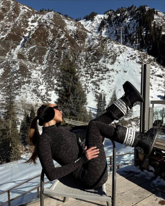  모노수트 바디수트 티셔츠 블랙 터틀넥 롱슬리브 풀 심리스 에코 바디수트 블랙 - MONOSUIT