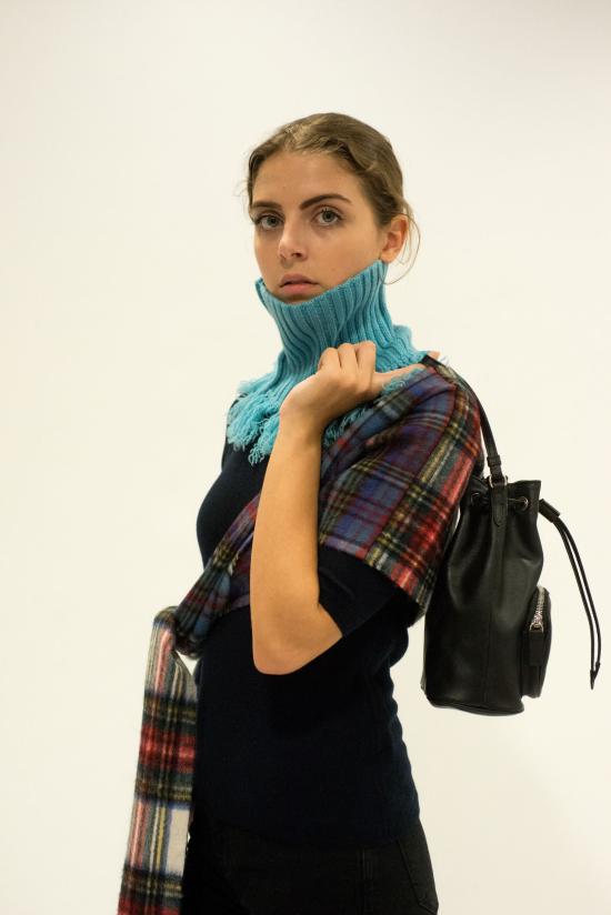 25FW 라 로즈 스웨터 GDC22805C 2000 NERO - LA ROSE