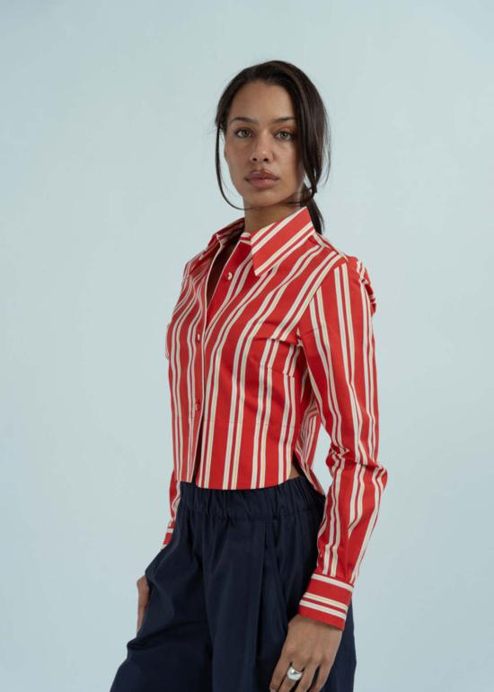  오디 셔츠 크롭 셔츠 립스틱 - ODEEH