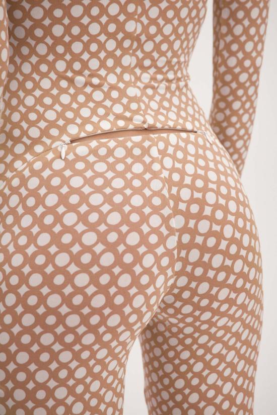  모노수트 숏 스커트 모노슈트 세트 베이지색 긴팔 터틀넥 풀 바디수트 & 티니 타이니 스커트 - MONOSUIT