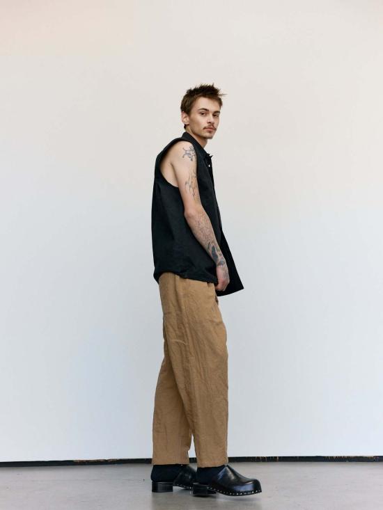  맨틀 민소매 티셔츠 R18 S0 슬리브리스 셔츠 1 블랙 - MAN-TLE