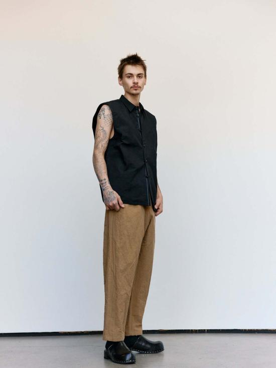  맨틀 민소매 티셔츠 R18 S0 슬리브리스 셔츠 1 블랙 - MAN-TLE