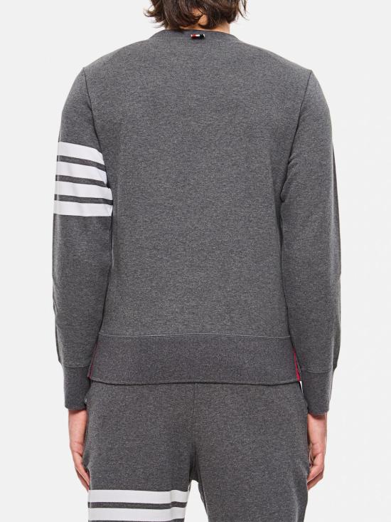 26SS 톰브라운 로고 패치 엔지니어드 4바 스웨트셔츠 MJT021H00535 025 Grey 1 - THOM BROWNE