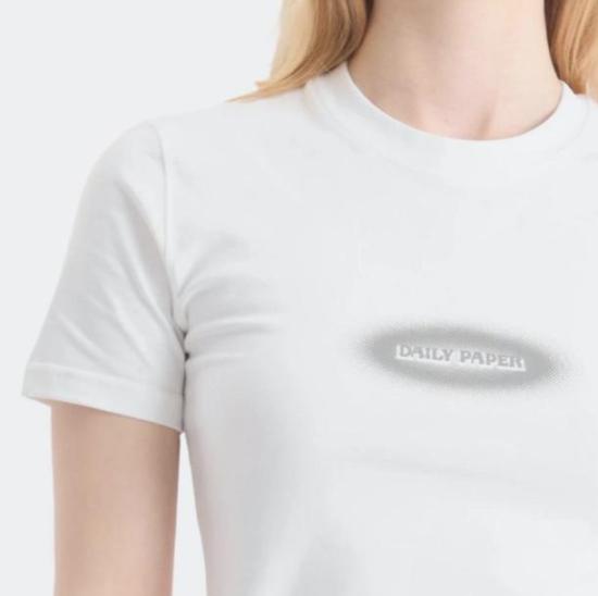 25SS 데일리 페이퍼 반팔 티셔츠 DOTTED TYPE 2511090 WHITE White - DAILY PAPER