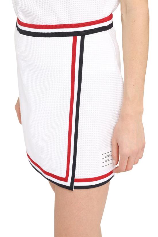  톰브라운 숏 스커트 FJK063A08136 100 WHITE - THOM BROWNE