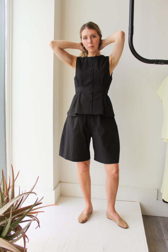  이둔 베스트 플로 웨이스트코트 블랙 - IDUN