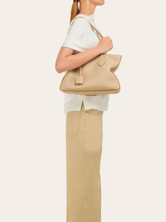 25SS 살바토레 페라가모 토트백 219861 0779345 STONE - SALVATORE FERRAGAMO