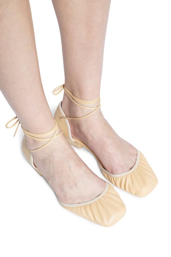  르메르 슈즈 FO0165LL0115YE504 Beige - LEMAIRE