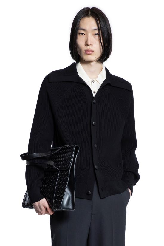 833130V59X01000 Black