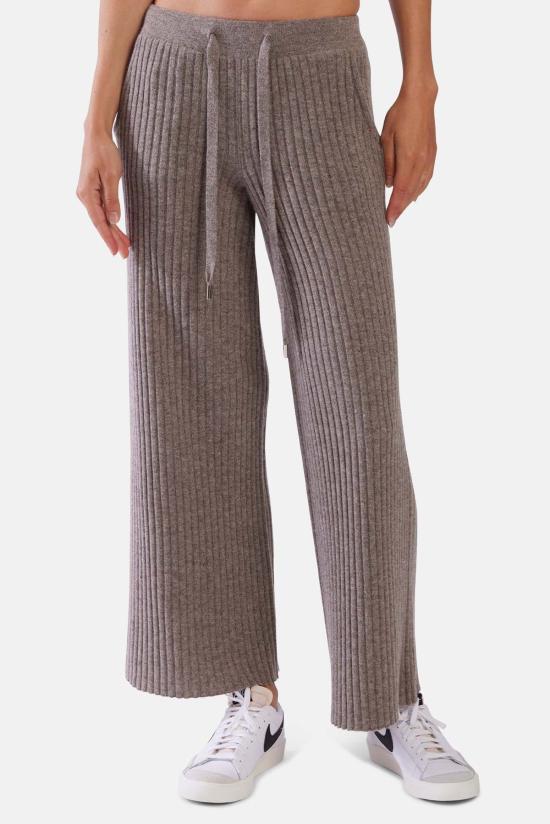  블루&크림 스트레이트 팬츠 체이스 크롭 스웨터 & 소피 와이드 레그 팬츠 로키 마운틴 - BLUE&CREAM