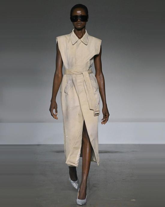  MM6 메종마르지엘라 트렌치 코트 Mm6 Maison Margiela 슬리브리스  베이지 페인트 스플래터 - MM6 MAISON MARGIELA