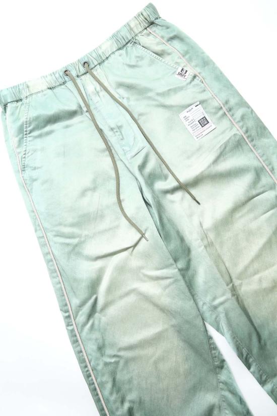  메종 미하라 야스히로 치노 팬츠 Mihara Yasuhiro 에이지드 새틴 팬츠 카키 - MAISON MIHARA YASUHIRO