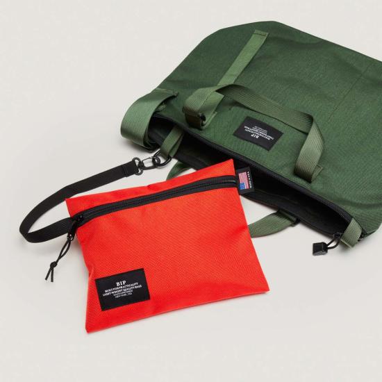  백스 인 프로그레스 더플백 Bags In Progress Traveler Duffle Small 올리브 - BAGS IN PROGRESS