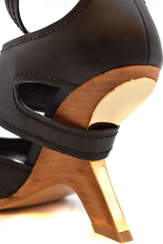  알렉산더 맥퀸 샌들 621839 WHXZ7 1039 Black - ALEXANDER MCQUEEN