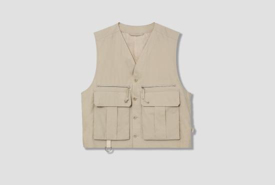 25SS 르메르 베스트 테크니컬 질레 - WR 라이트 벤타일® 코튼 OW1116 LF1371 베이지