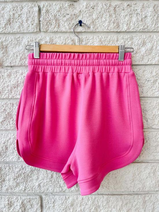  발리 트레이닝/조거 팬츠 Varley Ollie 하이라이즈 숏 3.5 Ibis Rose - VARLEY