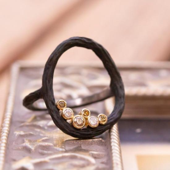  Sarah Graham 반지 페블 다이아몬드 미디엄 서클 링