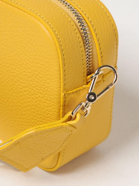 25SS 코치넬리 크로스백 E5MN555I101 J19 Yellow - COCCINELLE