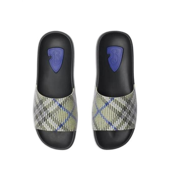 25SS 버버리 체크 다이브 슬라이드 8102419 DOM