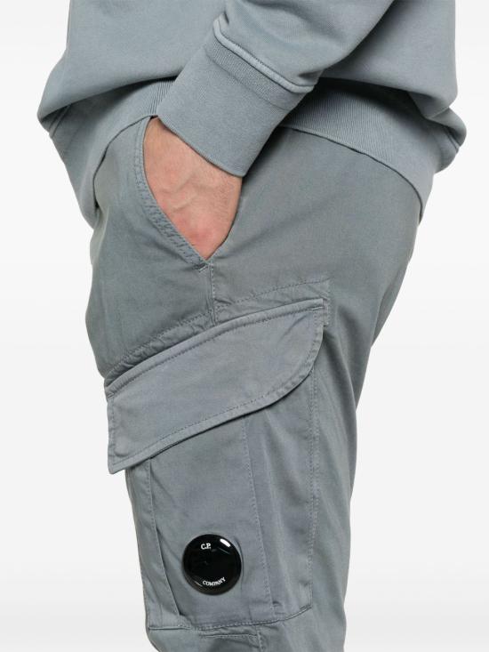 25SS 씨피 컴퍼니 렌즈 와펜 코튼 카고 팬츠 18CMPA056A005694G872 STORMY WEATHER DOM - C.P. COMPANY