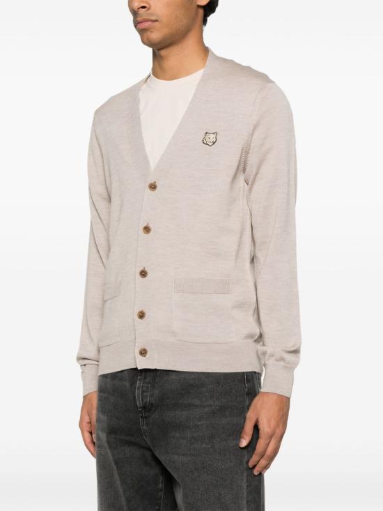 25SS 메종키츠네 볼드 폭스 헤드 패치 V넥 가디건 MM00509KT10360134 MARBLE DOM - MAISON KITSUNE