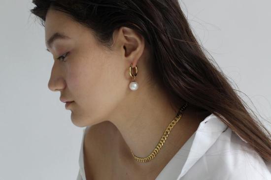  바비 카 이어링 펄 허기 - BOBBIE CARR