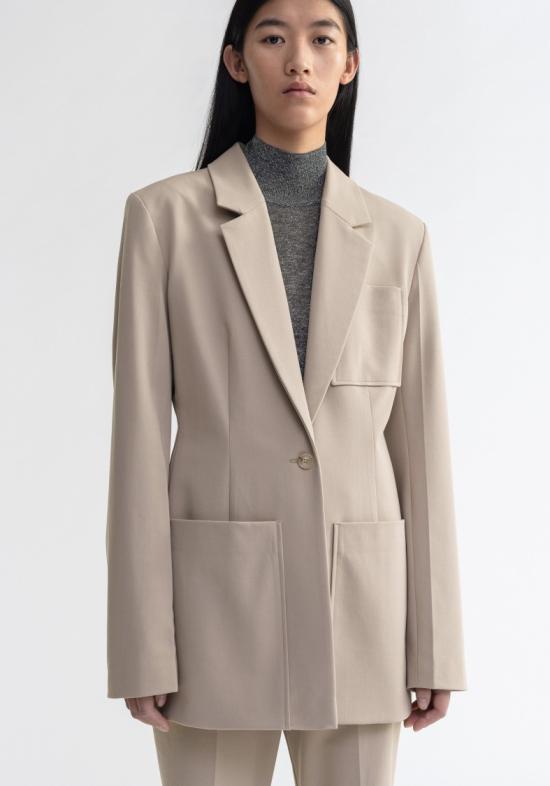 25FW 에어론 자켓 밀라 - 오버사이즈 포켓이 달린 웨이스트 블레이저 - AERON