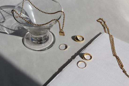  바비 카 반지 Bobbie Carr Baby Dome 링 14 Kt 옐로우 골드 - BOBBIE CARR