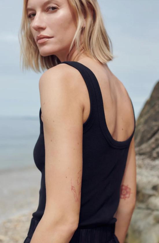  솔드아웃 엔와이씨 민소매 티셔츠 매진.NYC Scoop It Up Tank 블랙 - SOLDOUT.NYC