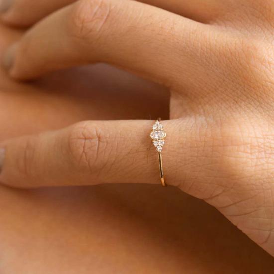  제니 권 디자인스 반지 제니 권, 오벌 다이아몬드 클러스터 위스퍼 링 디자인 - JENNIE KWON DESIGNS