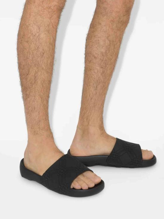 25SS 버버리 샌들 8104718163773 A1189Black - BURBERRY