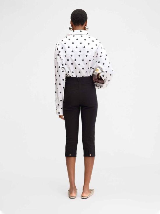 25SS 자크뮈스 숏팬츠 251PA139 1717 990BLACK STRAIGHT JEANS - JACQUEMUS