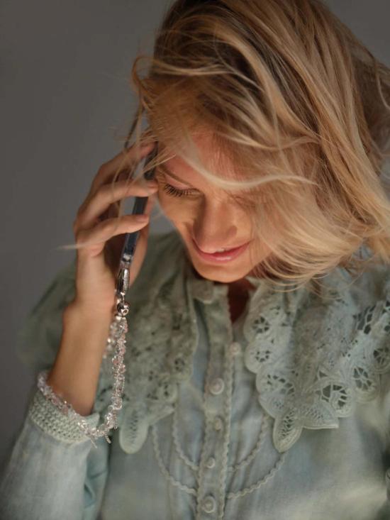  Ossa 하이테크 오사 스톤 프린지 손목띠 투명