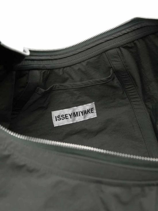  플리츠플리즈 크로스백 IM56AG10114 Grey - PLEATS PLEASE