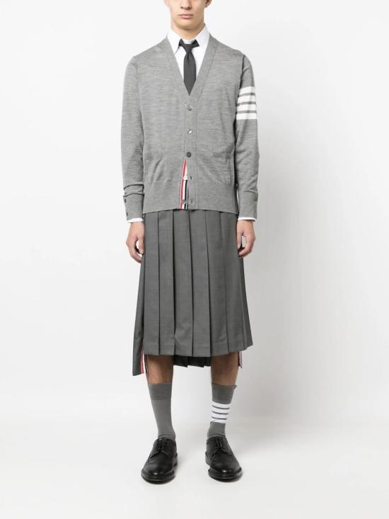 26SS 톰브라운 4바 서스테이너블 파인 메리노 울 클래식 가디건 MKC002AY1014 058 - THOM BROWNE