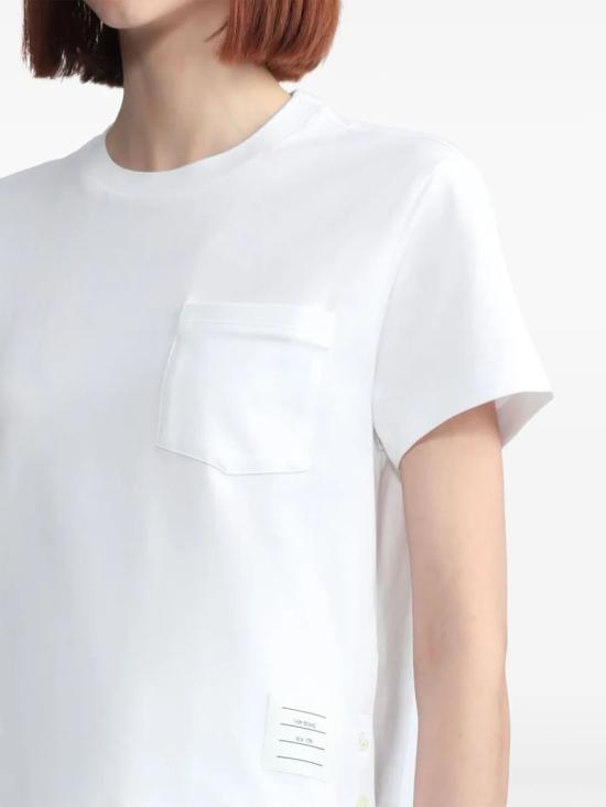 26SS 톰브라운 미드웨이트 저지 박시 숏슬리브 포켓 티셔츠 FJS123A00042 100 WHITE - THOM BROWNE