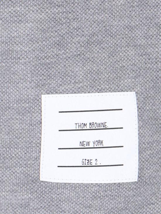 26FW 톰브라운 피케 센터 백 스트라이프 릴렉스 핏 티셔츠 MJS056A00050 055 - THOM BROWNE