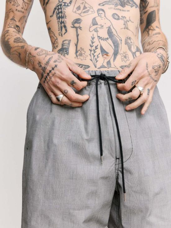  타카히로미야시타 더 솔로이스트 숏팬츠 타카히로미야시타 솔로이스트. 이지 쇼트 흑백 - TAKAHIROMIYASHITA THE SOLOIST.