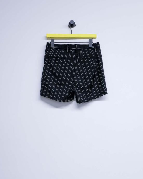  타카히로미야시타 더 솔로이스트 숏팬츠 . 블랙 & 화이트 스트라이프 울 반바지 - TAKAHIROMIYASHITA THE SOLOIST.