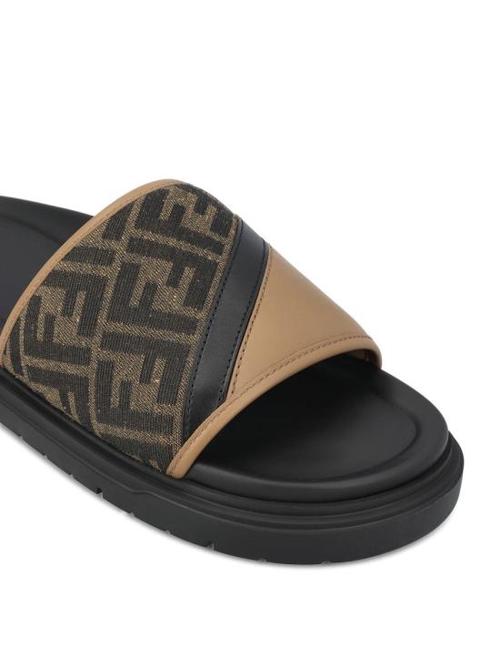 25SS 펜디 샌들 7X1674AF5TF1OOF P25 SAND NER TABACC BLACK - FENDI