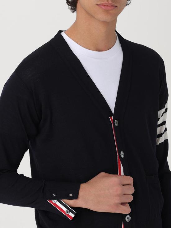 25FW 톰브라운 4바 서스테이너블 파인 메리노 울 클래식 가디건 MKC002AY1014 415 Navy - THOM BROWNE