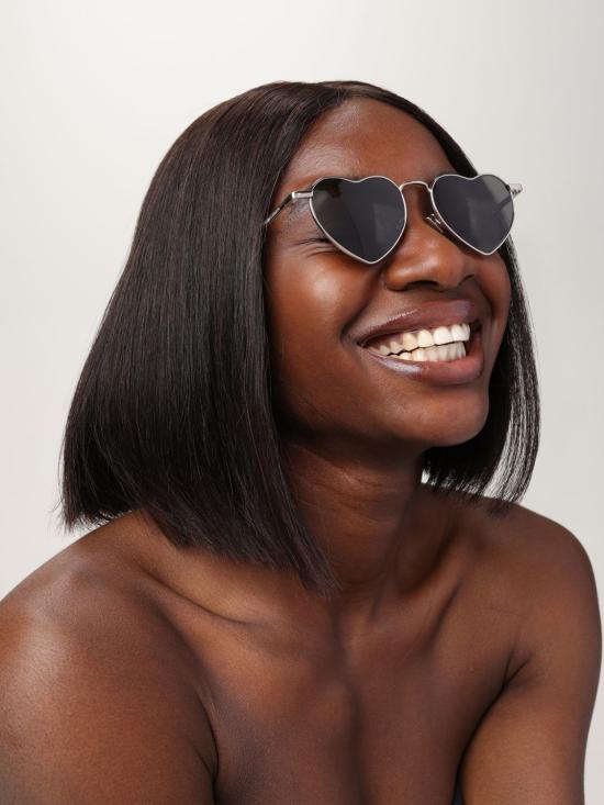 26SS 생로랑 선글라스 SL301LOULOU 001 Grey - SAINT LAURENT