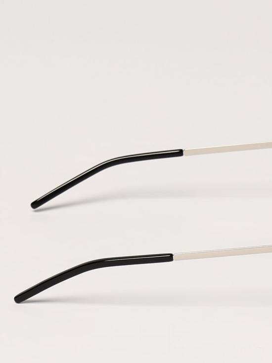 26SS 생로랑 선글라스 SL301LOULOU 001 Grey - SAINT LAURENT