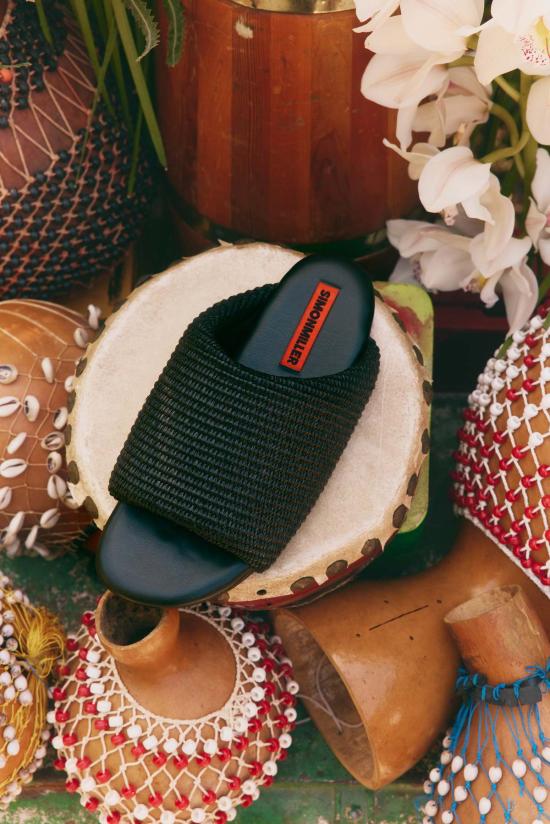  사이먼밀러 뮬/슬리퍼 사이먼 밀러 라피아 버블 슬라이드 블랙