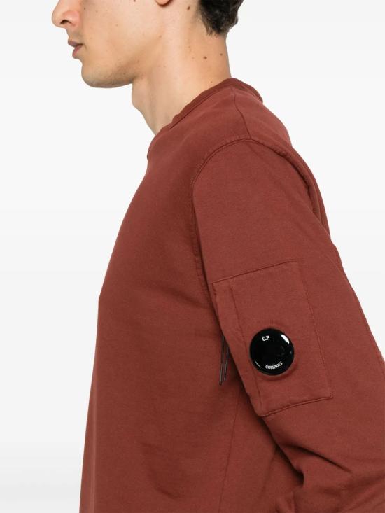 25SS 씨피 컴퍼니 레귤러 핏 코튼 스웨트셔츠  18CMSS019A002246G598 SABLE DOM - C.P. COMPANY