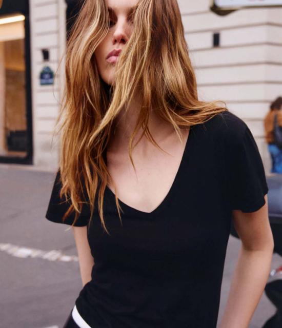  닐리로탄 반팔 티셔츠 Nili Lotan Carol V 넥 티셔츠 제트 블랙 - NILI LOTAN