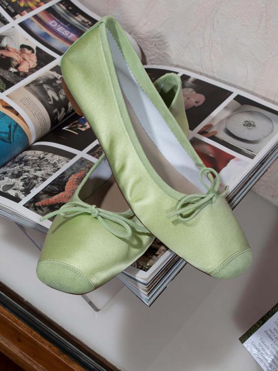  하이 플랫 슈즈 X 레퀸스 하모니 발레리나 라이트 그린 - HAI